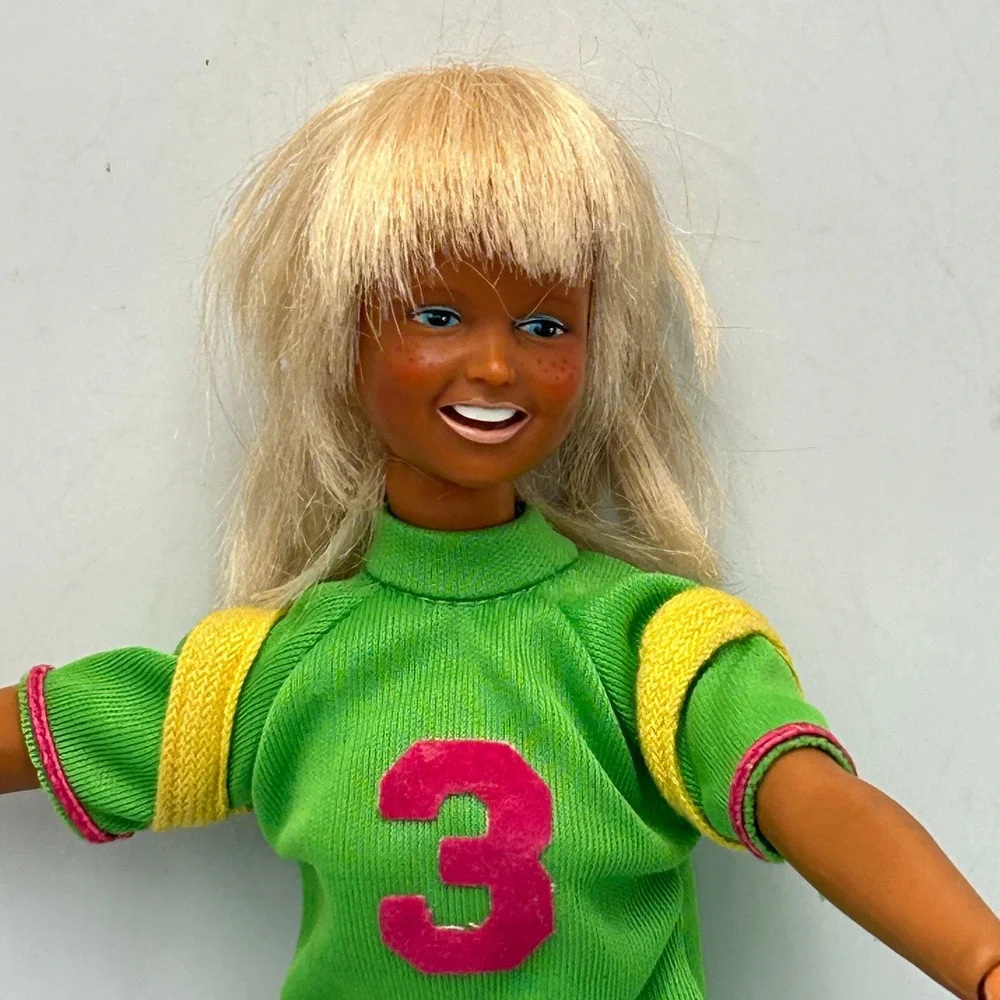 Vintage 1974 Kenner Dusty Softball Champion 70s Action Doll 11.5